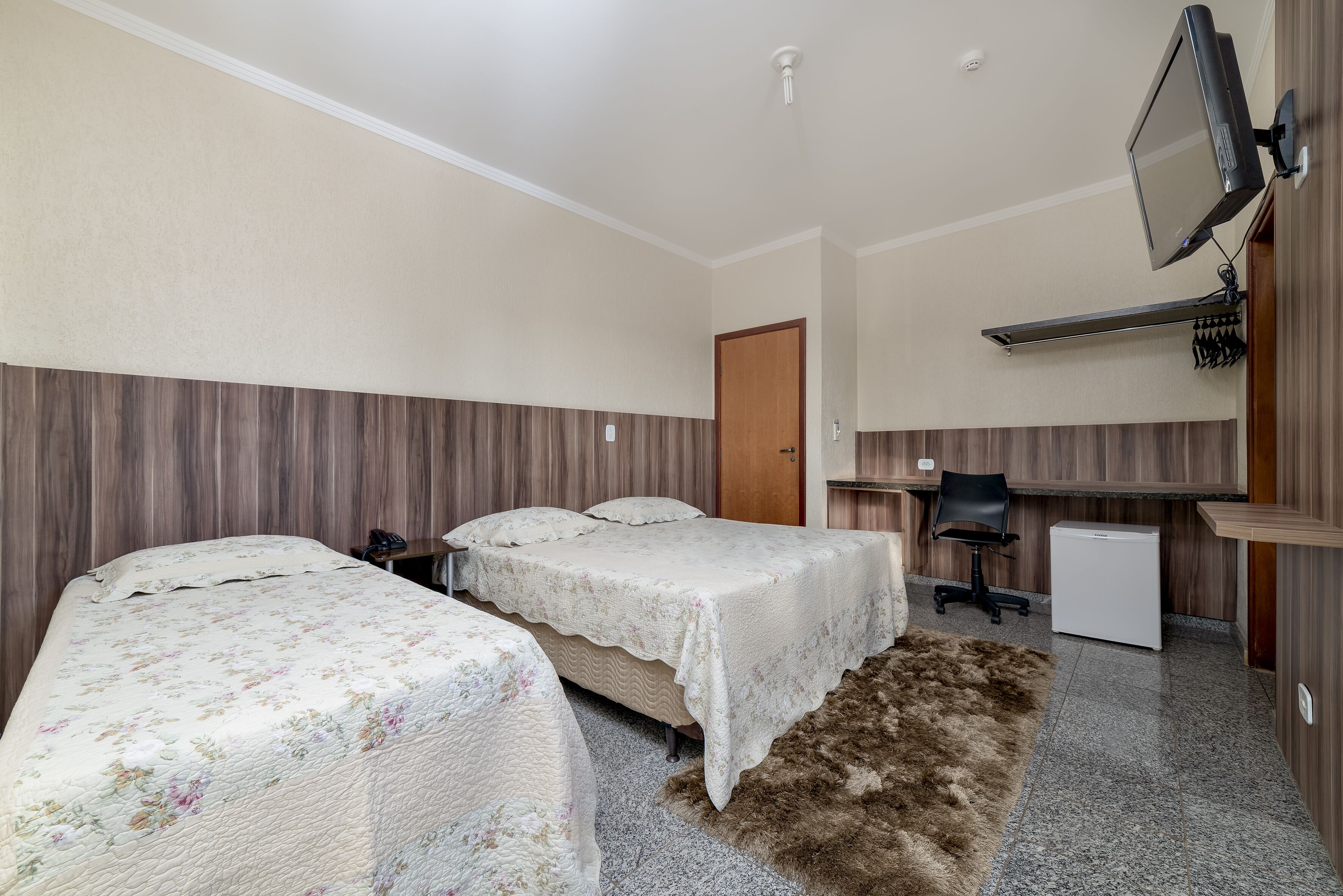 luxury single room | minibar, desk, free wifi