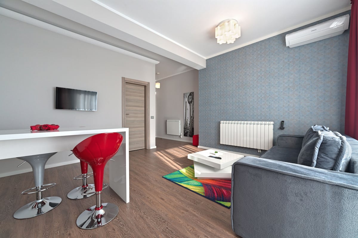 Apartment, 2 Schlafzimmer, Balkon, eingeschränkter Seeblick | Essbereich im Zimmer