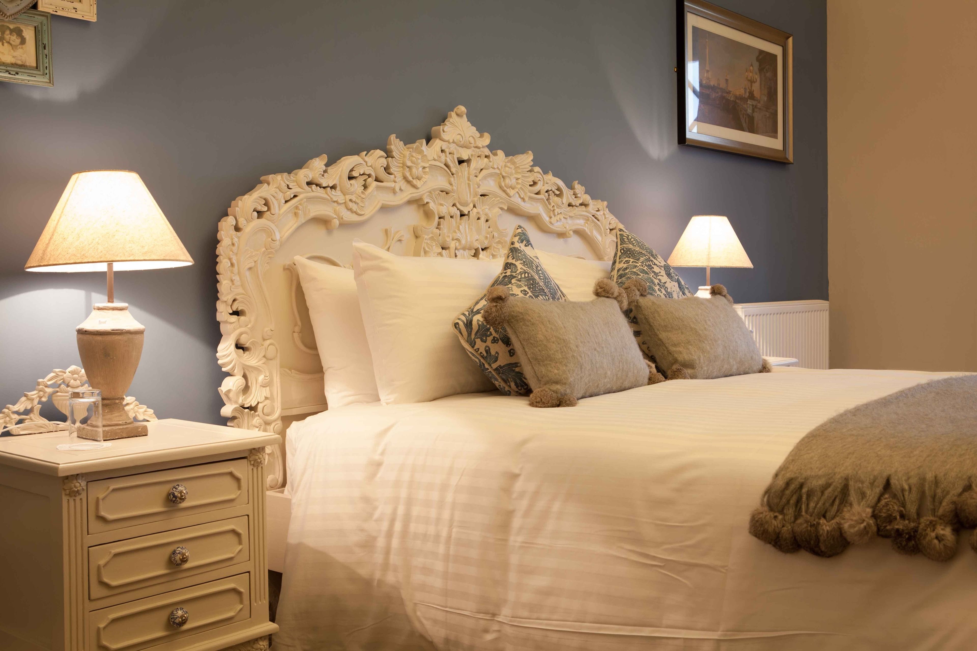 junior suite | 5 bedrooms, in-room safe, desk, iron/ironing board