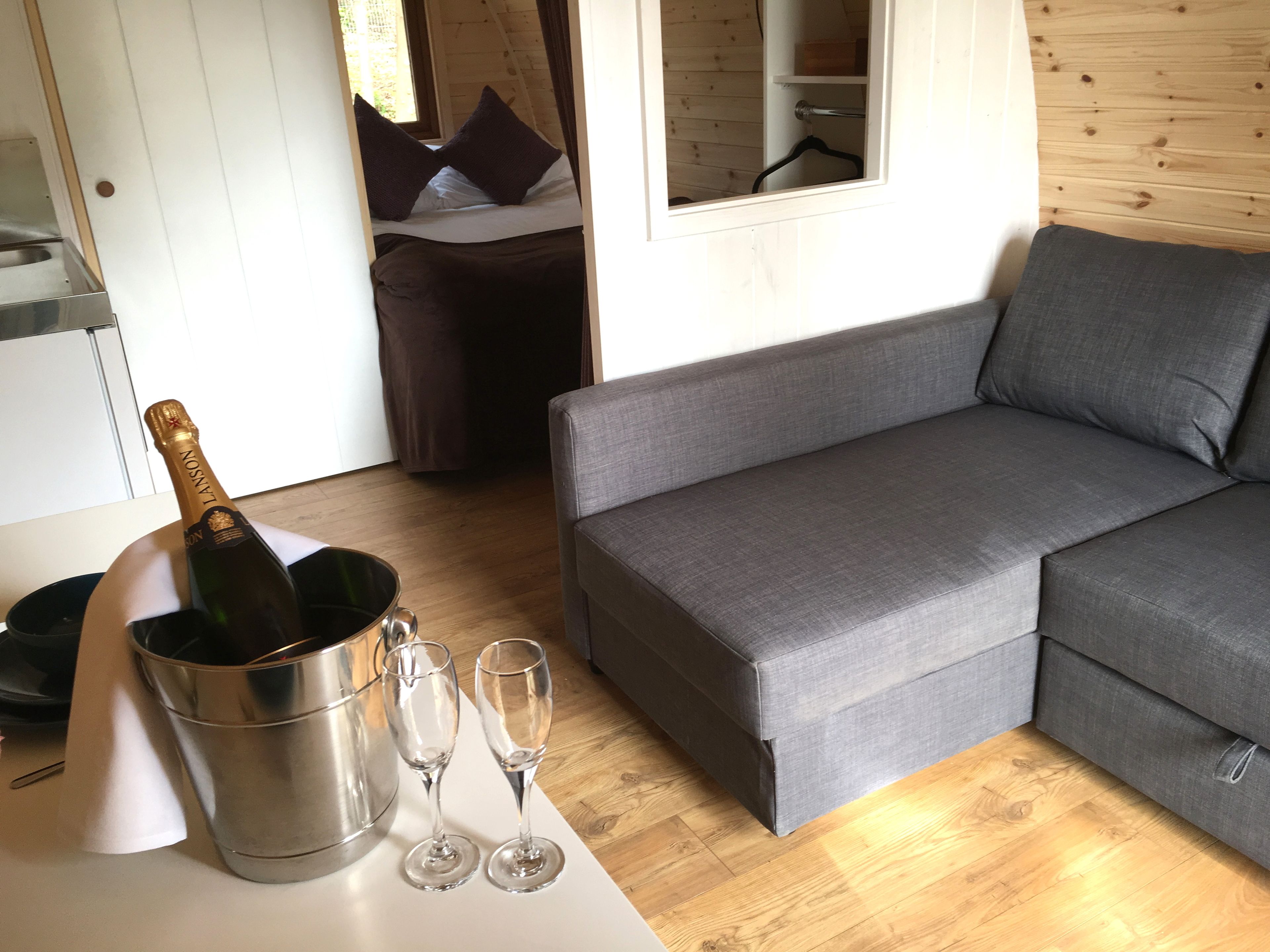 cabin, 1 double bed with sofa bed | 5 bedrooms, in-room safe, desk, iron/ironing board