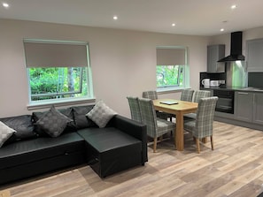 Bungalow – classic | Oppholdsområde | Flatskjerm-TV