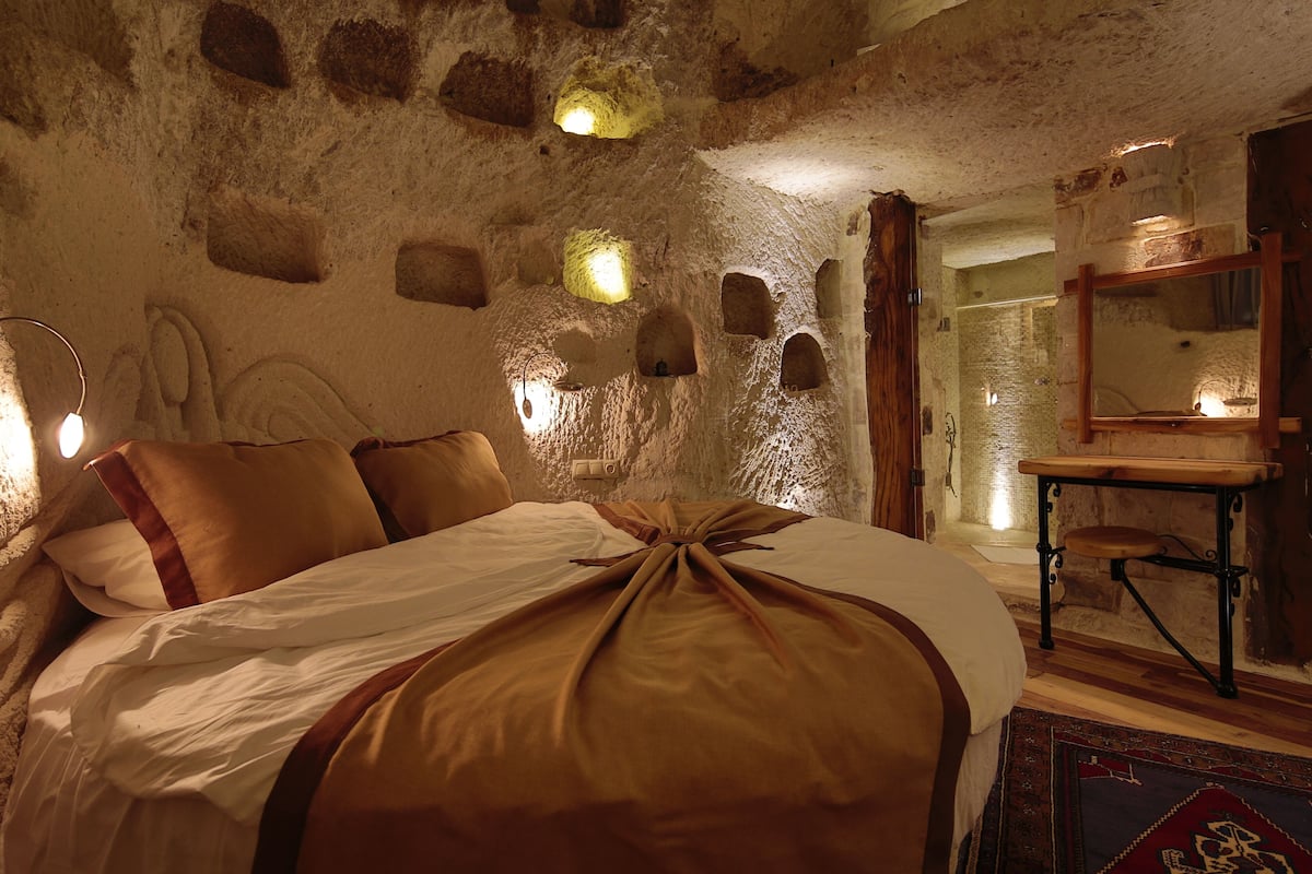 1 habitación, ropa de cama de alta calidad, cubrecamas y minibar