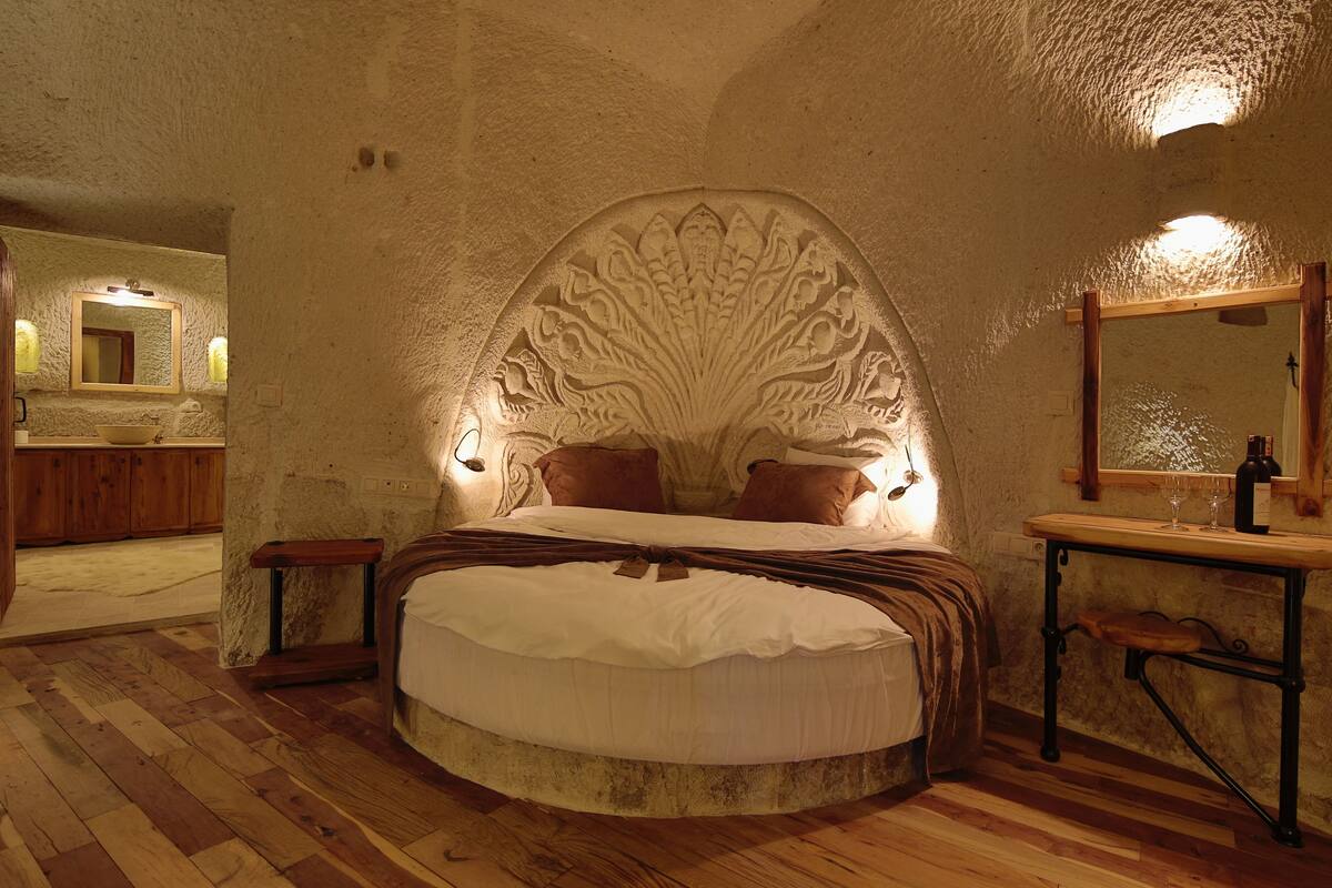 Fairy Chimney Suite | Literie de qualité supérieure, couette en duvet d'oie, minibar, bureau