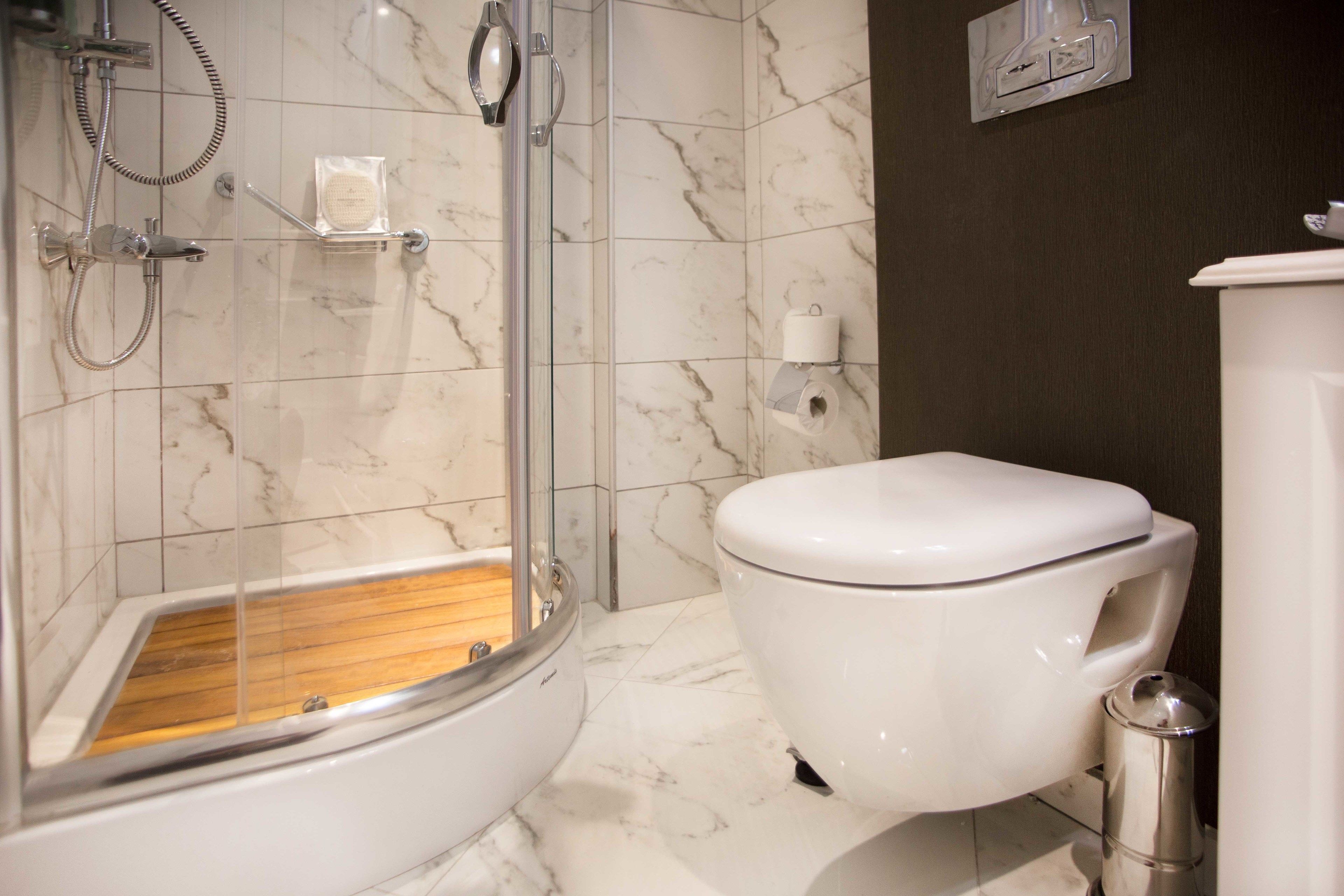 standard double or twin room | bathroom | shower, designer toiletries, hair dryer, bathrobes