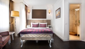 Deluxe Suite | Premium bedding, minibar, in-room safe, desk - Astan Hotel Taksim (Istanbul)
