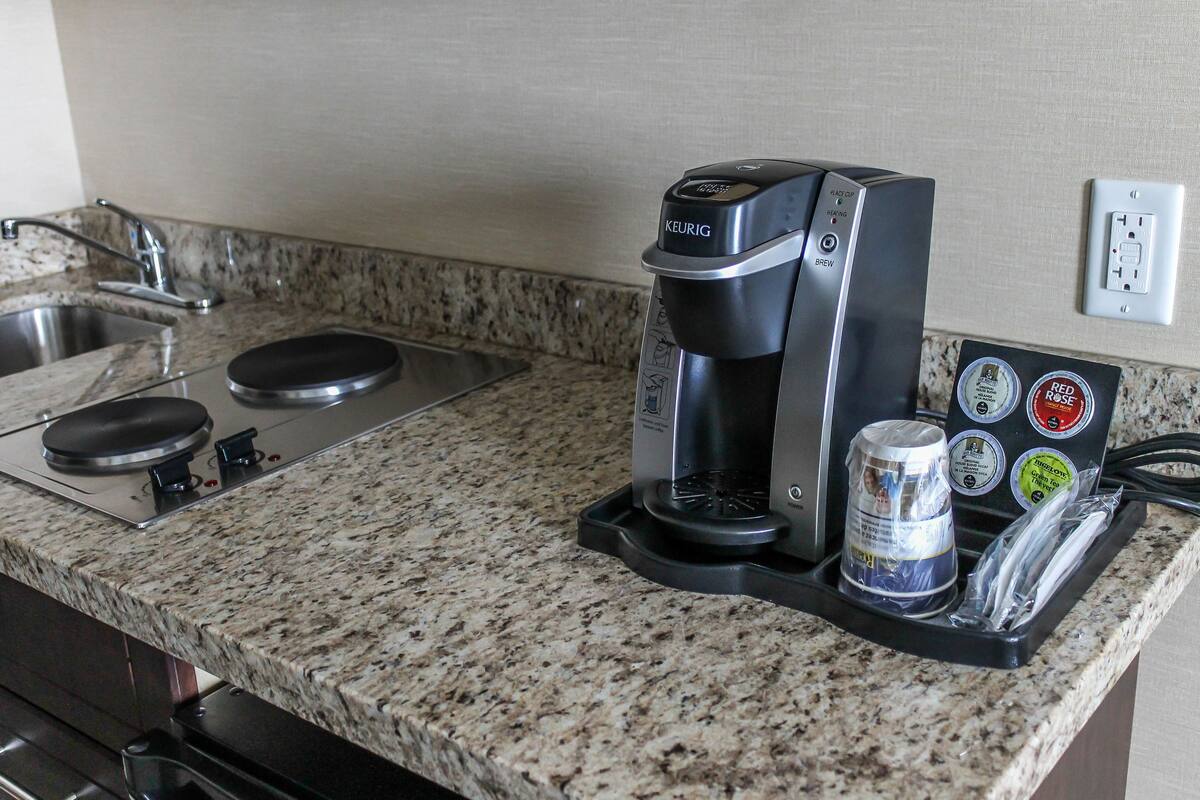 fridge, microwave, coffee/tea maker