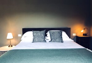 Guest House Suite, private garden | 1 quarto, lençóis italianos Frette, roupas de cama premium