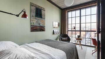 Standardrum - 1 dubbelsäng - icke-rökare | Minibar, värdeförvaringsskåp på rummet och skrivbord