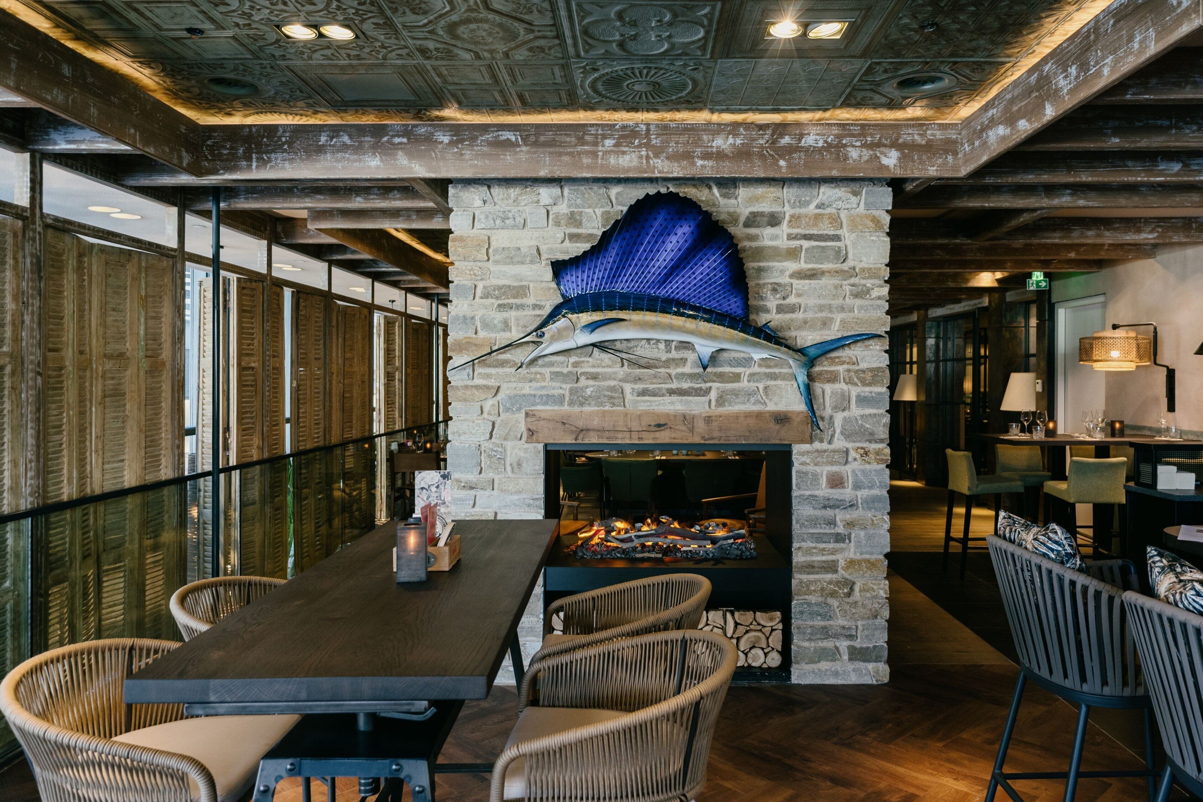 lunch and dinner served, local and international cuisine