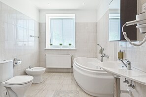 Apartment, 2 Bedrooms, Kitchen | Tab mandi berendam