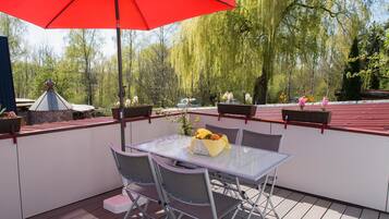 Standard Apartment, 1 Bedroom | Desk, free WiFi