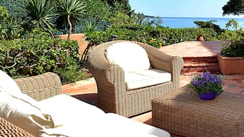 Studio Confort, salle de bains attenante | Solarium