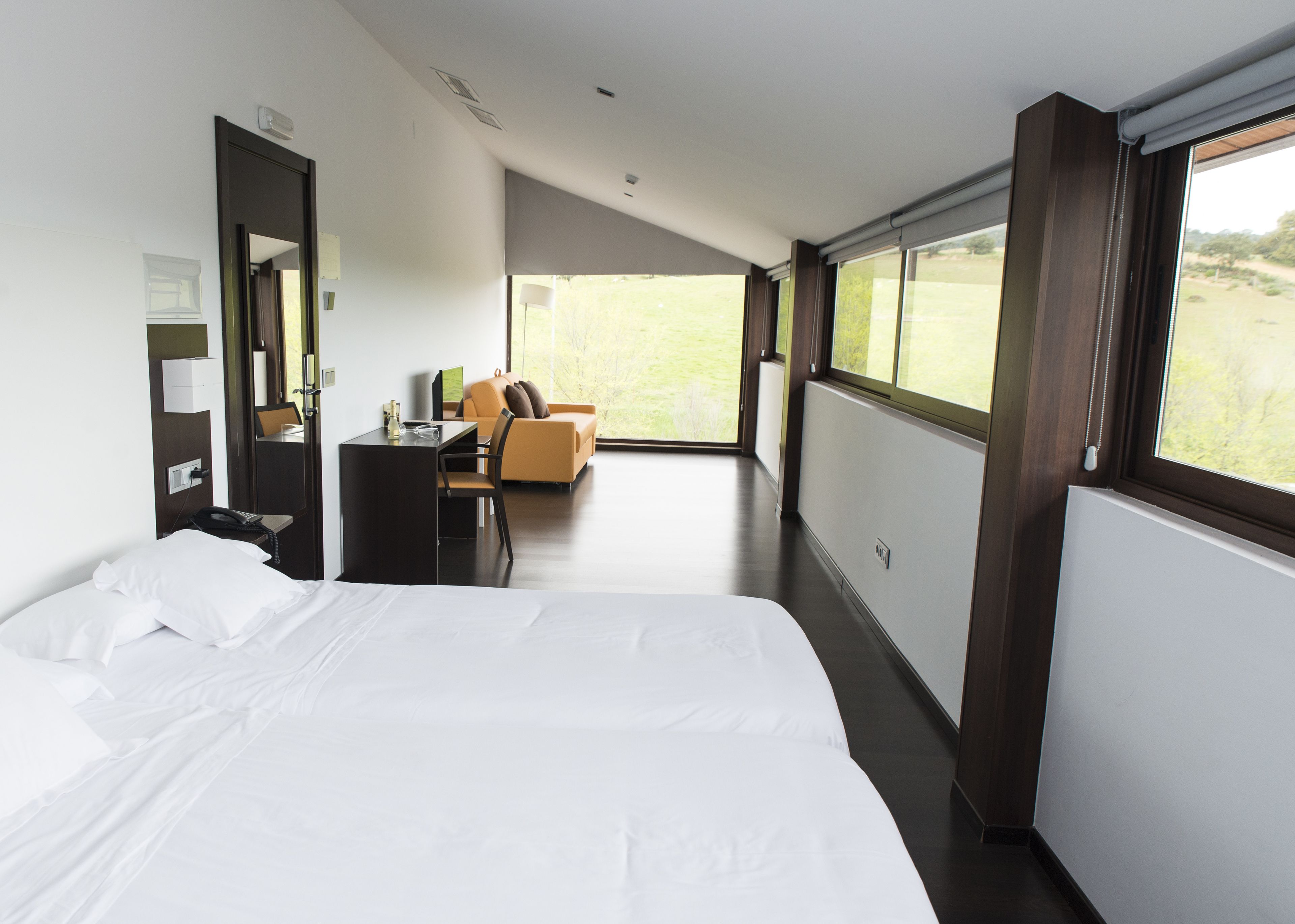 premium bedding, desk, soundproofing, cots/infant beds