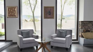Lobby-Lounge