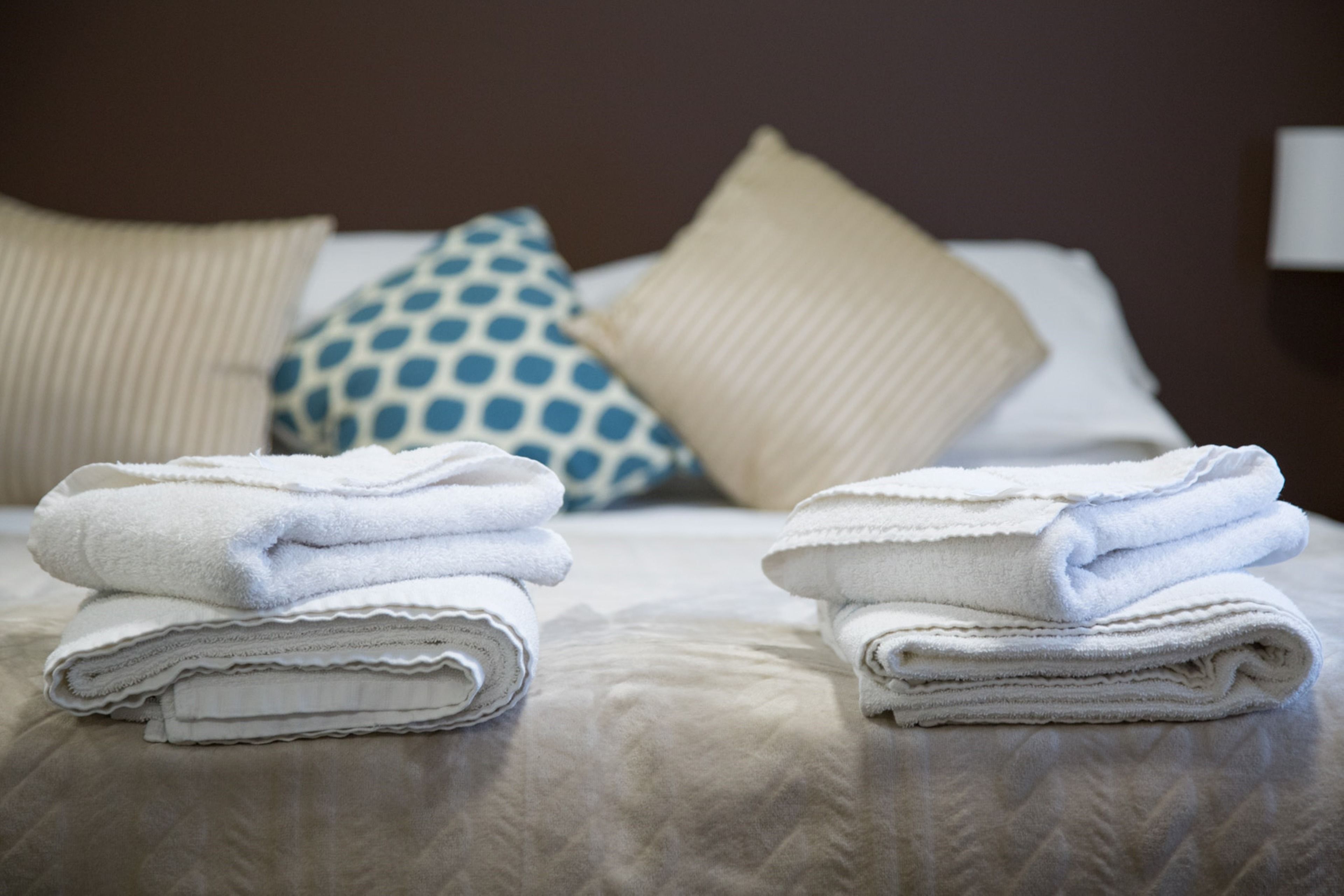 Double Room | Desk, WiFi (free), bed sheets
