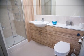 Camera doppia | Bagno | Doccia, asciugamani