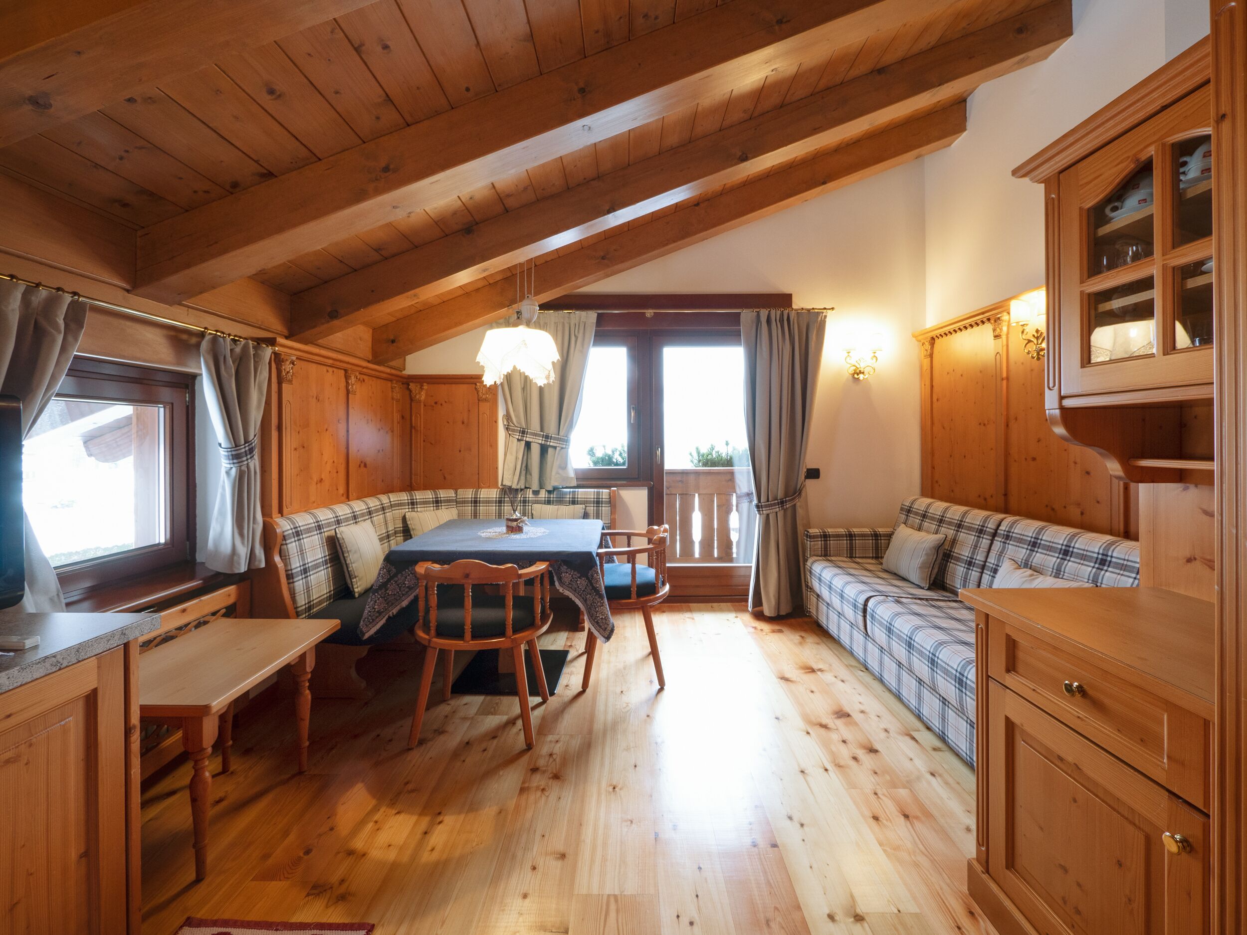 junior suite, mountain view | living area | 42-inch flat-screen tv with satellite channels, tv