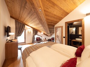 Deluxe Room | Ropa de cama de alta calidad y edredón 