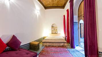 Suite, Fireplace | Individually decorated, individually furnished, blackout drapes