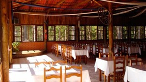 Breakfast, lunch and dinner served  - Hotel Fazenda Monte Crista (Garuva)