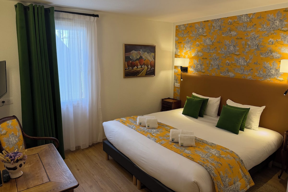 Standard Double Room (Rez De Chaussée) | In-room safe, desk, soundproofing, iron/ironing board