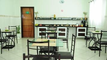 Gratis morgenmadsbuffet hver dag