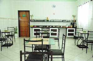 Free daily buffet breakfast