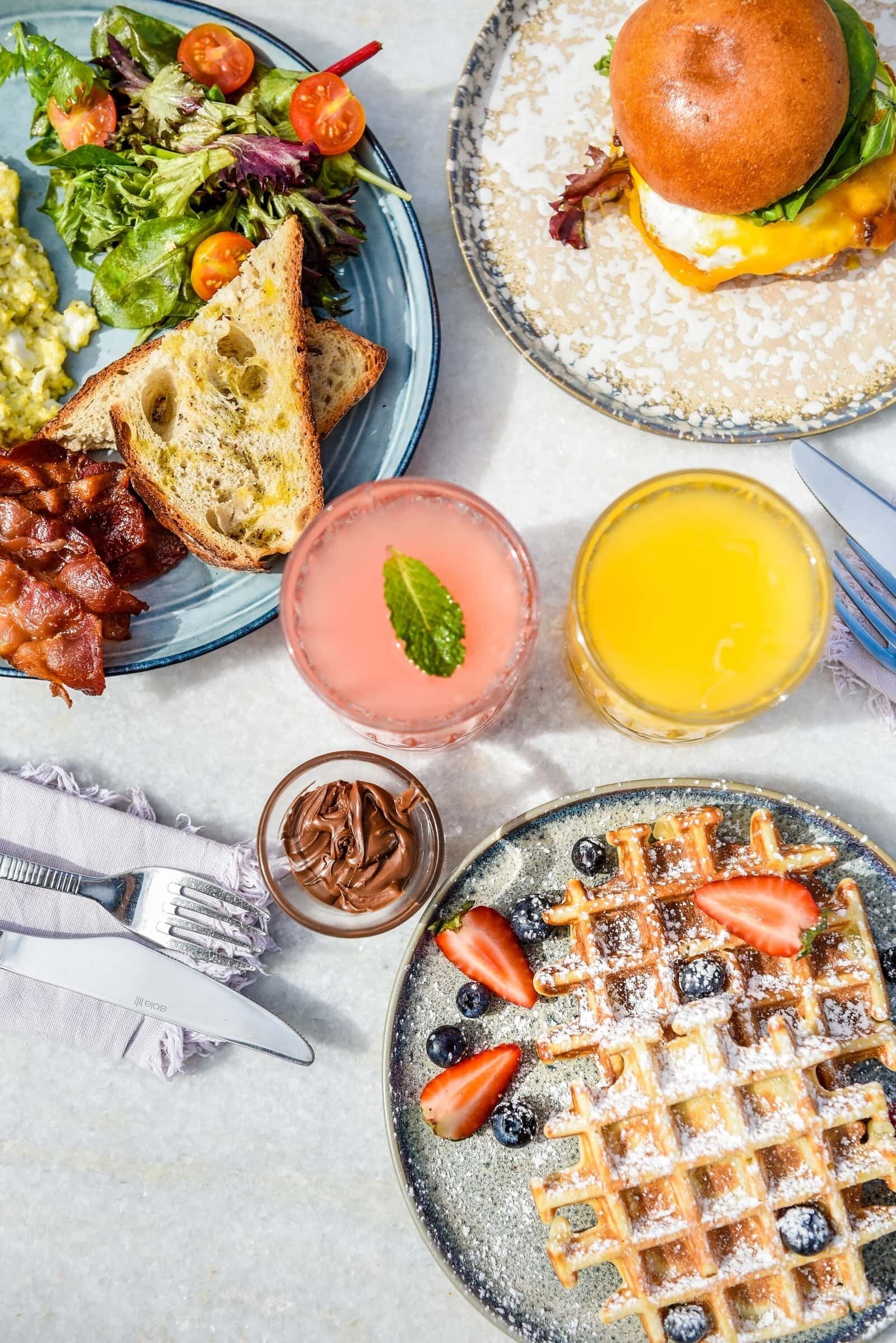 daily full breakfast for a fee