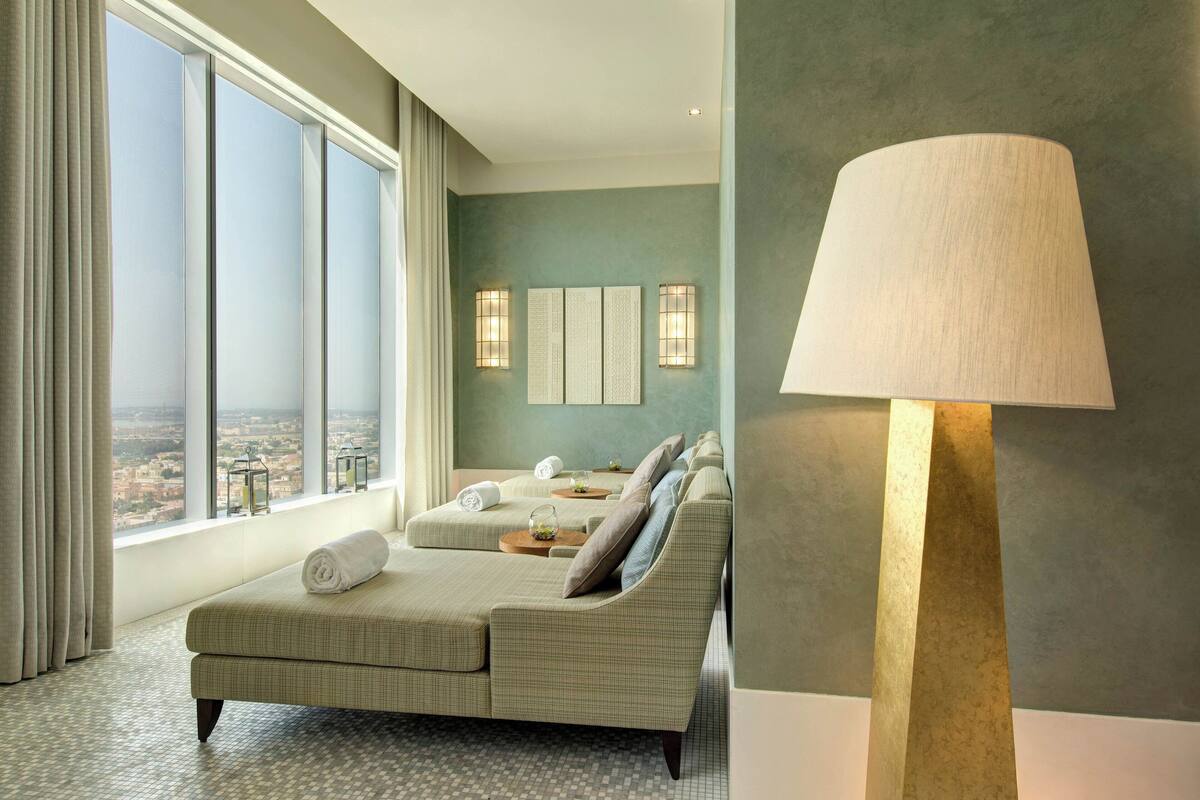 sauna, steam room, body treatments, aromatherapy, hot stone massages