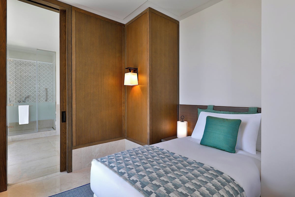 Luxe kamer, 4 slaapkamers, niet-roken | Luxe beddengoed, donzen dekbedden, een minibar, een kluis op de kamer