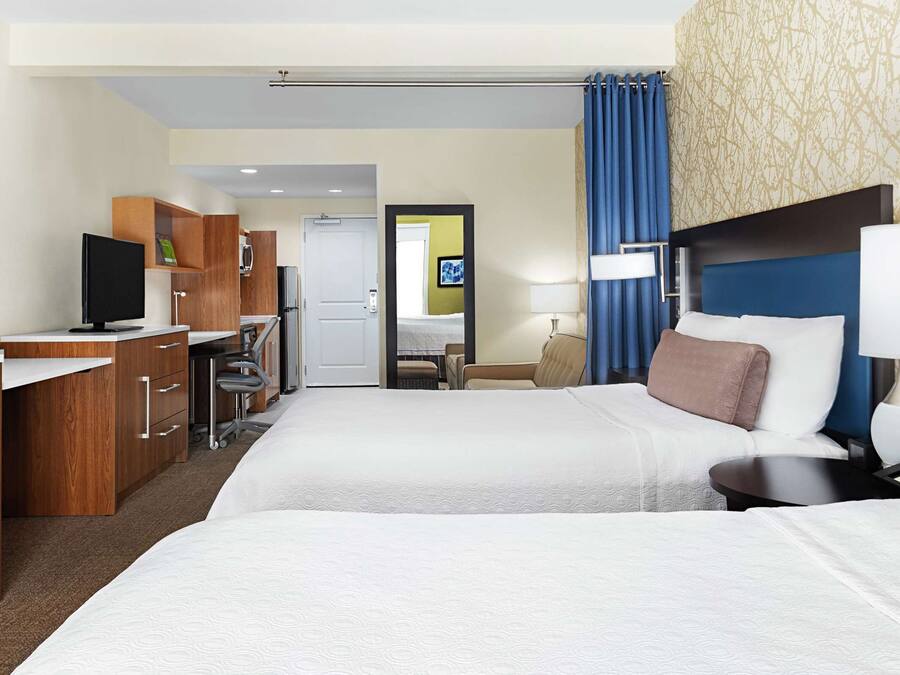 In-room safe, desk, laptop workspace, blackout curtains