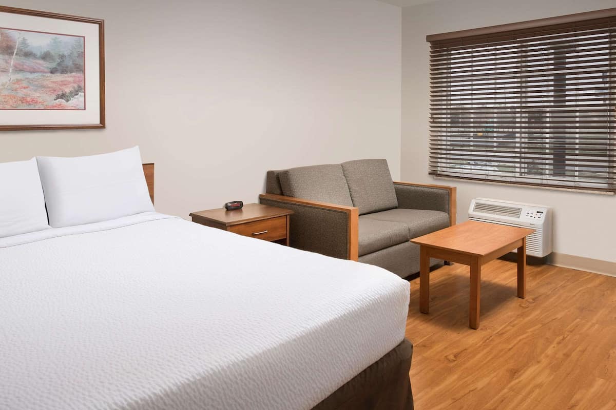 Zimmer, 1 Queen-Bett, barrierefrei, Nichtraucher (Bathtub, Sofa)