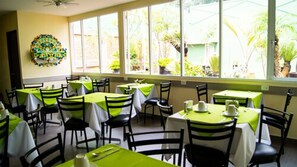 Desayuno a la carta (con cargo) 