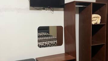 Caja de seguridad en la habitación, escritorio y wifi gratis