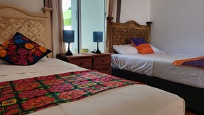 Basic Room | 1 bedroom, hypo-allergenic bedding, Select Comfort beds, in-room safe - Casa los Arquitos (Oaxaca)