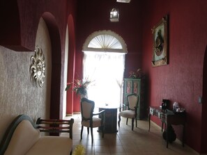 Suite presidencial | Ropa de cama de alta calidad, caja fuerte, escritorio