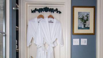 Småhus, flere senger, ikke-røyk | Bad | Hårføner, badekåper og håndklær