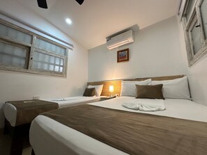 Triple Room | In-room safe, free WiFi, bed sheets