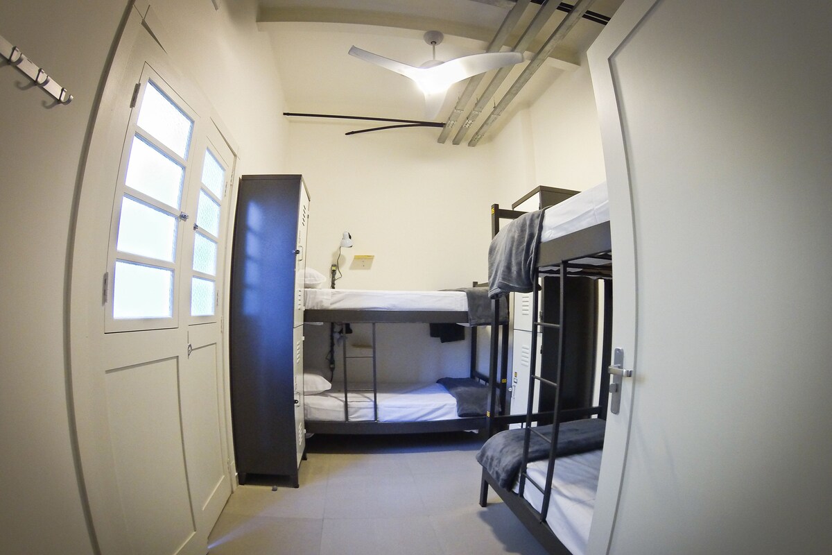 Shared Dormitory, Mixed Dorm, Private Bathroom (Max 4 people) | Free WiFi