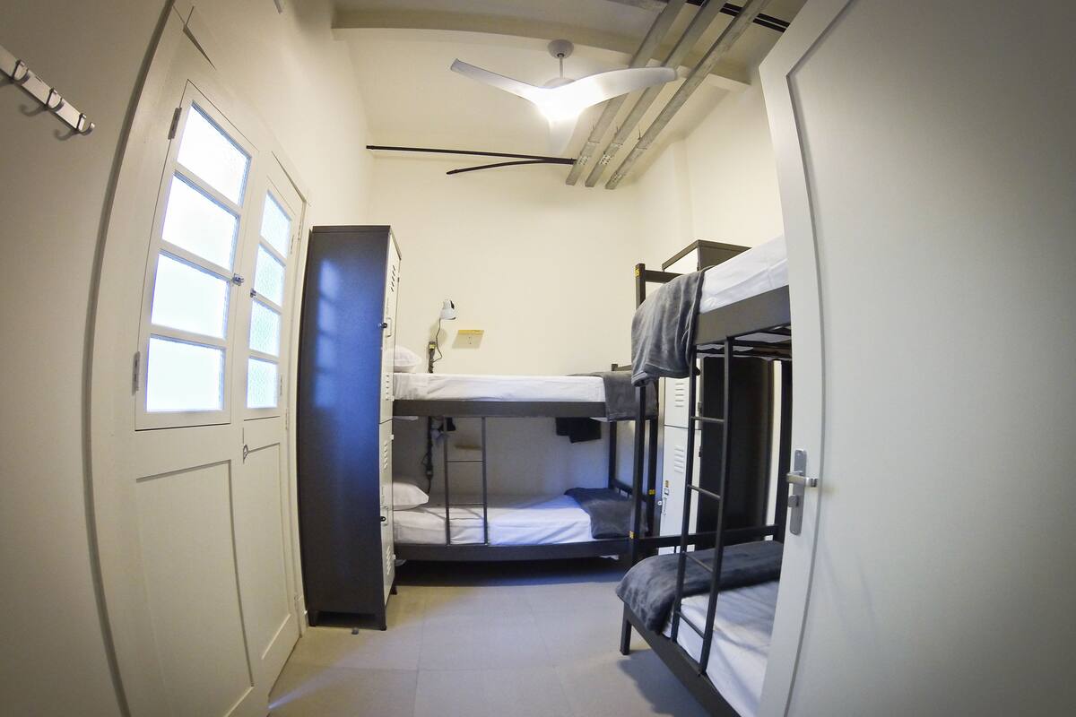 Slaapzaal, gemengde slaapzaal, privébadkamer (Max 4 people) | Gratis wifi