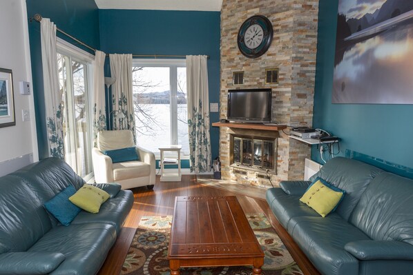 Apartment, Private Bathroom, Lakeside | Living area