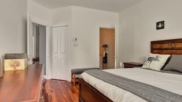 Condo, 2 Bedrooms | 2 bilik tidur, dihias secara berasingan