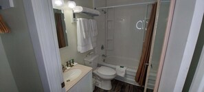 Chambre Double Confort | Salle de bain