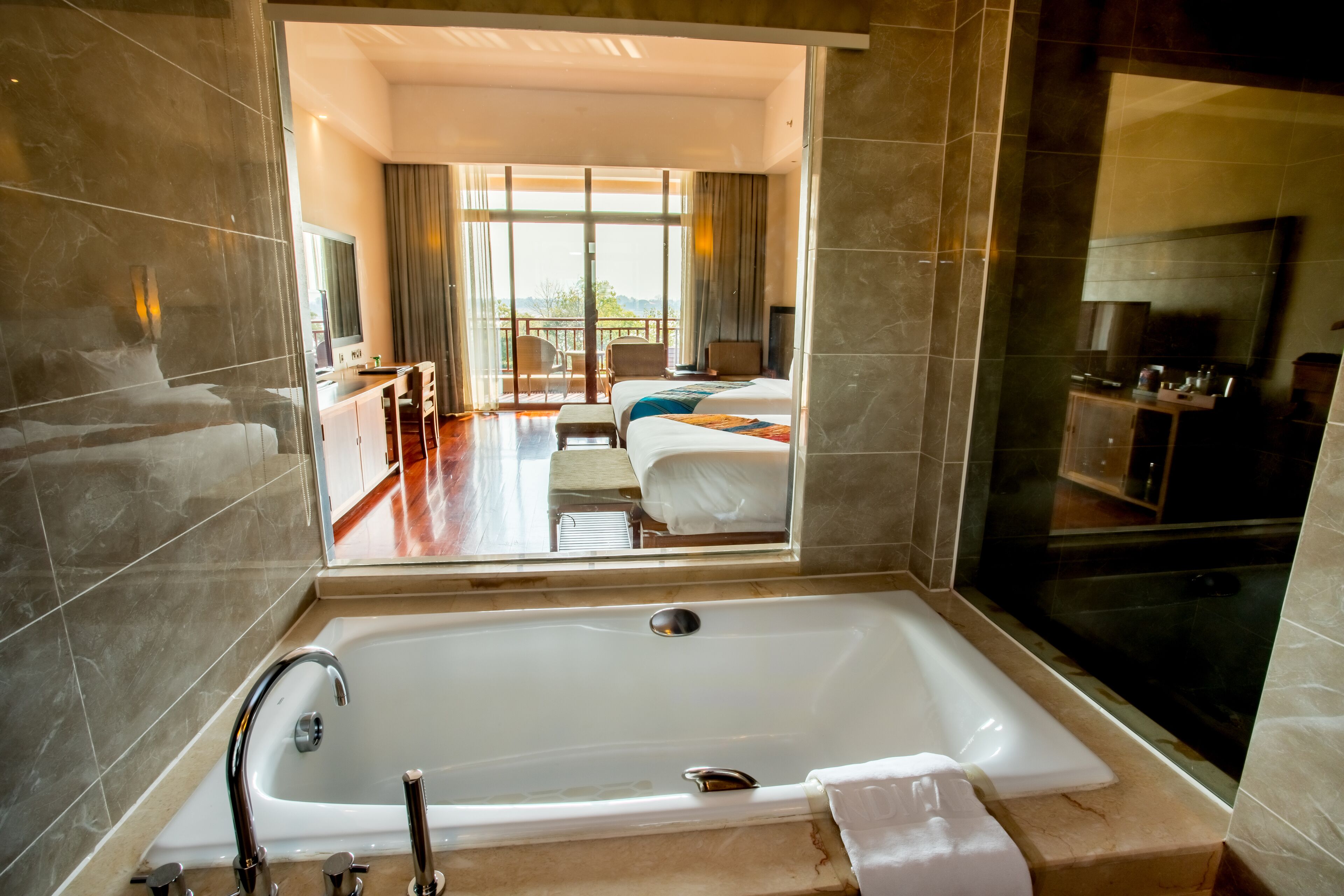superior twin room, 1 bedroom, balcony, river view | deep-soaking bathtub