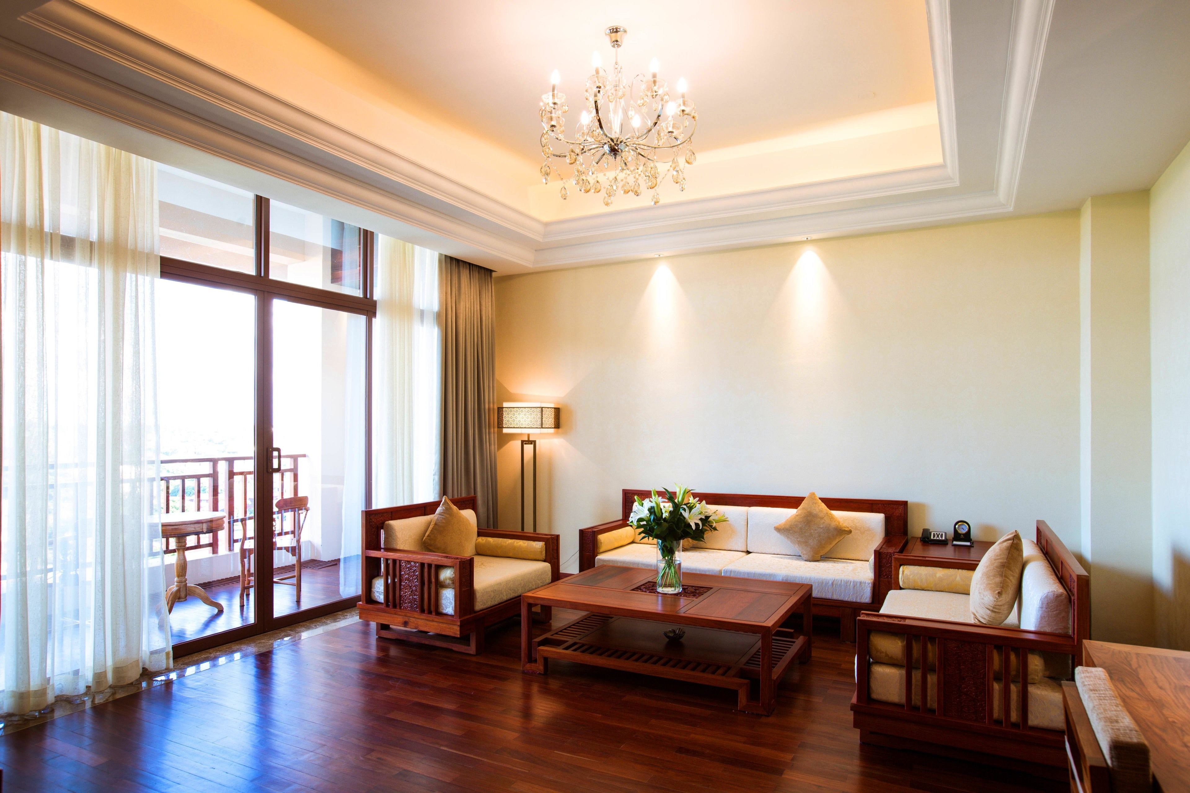 executive suite, 1 bedroom, balcony, river view | living room | 32-inch lcd tv with satellite channels, tv