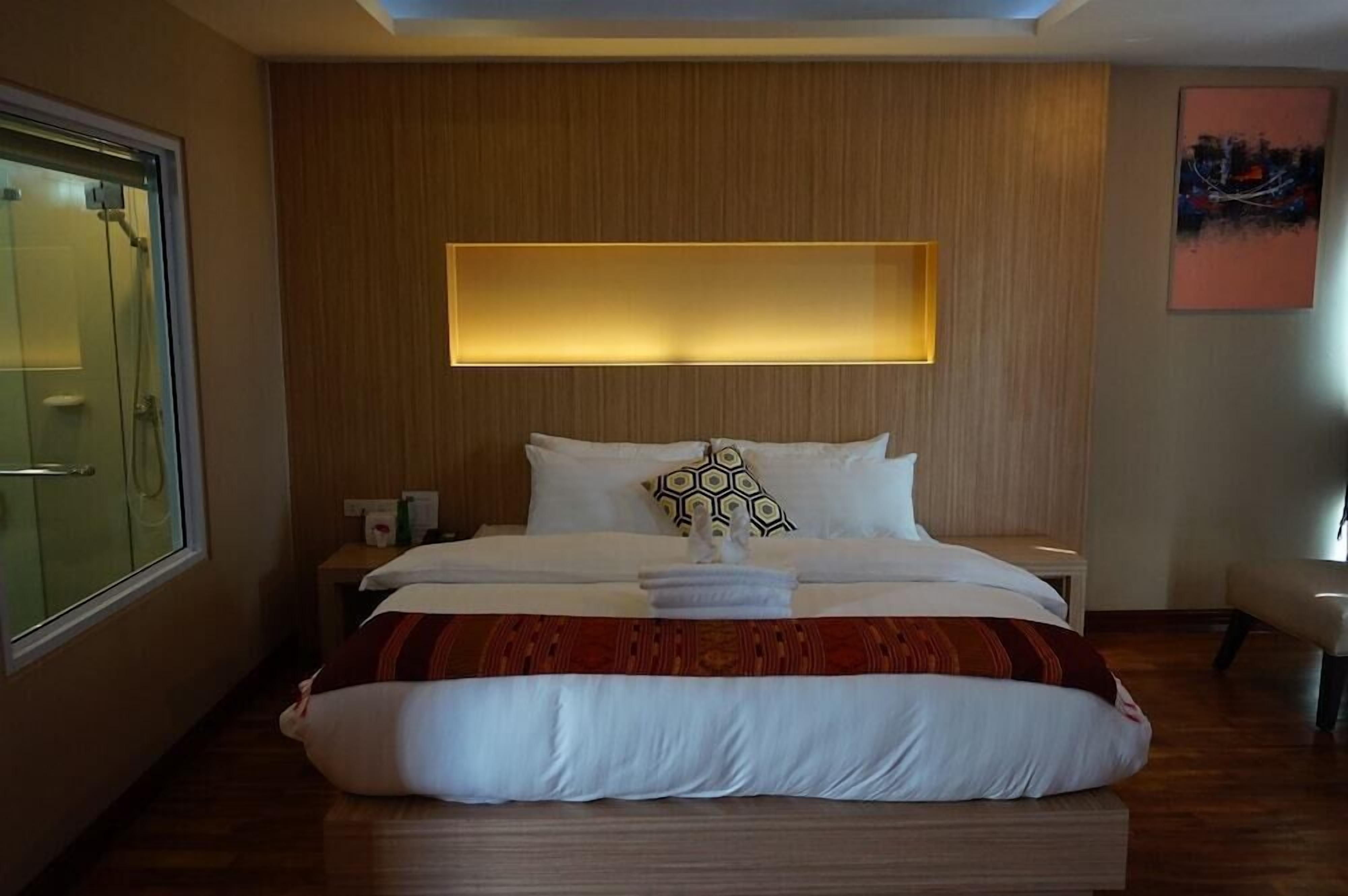 Minibar, in-room safe, desk, rollaway beds