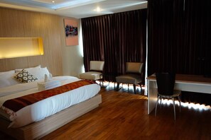 Minibar, in-room safe, desk, rollaway beds