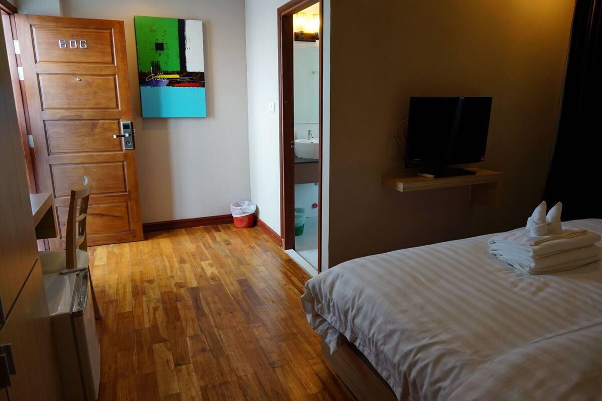 Doppia Superior | Minibar, una cassaforte in camera, una scrivania