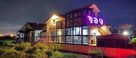 Overnatningsstedets facade