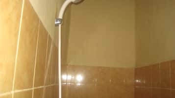 Standard Room with AC | Bathroom | Shower, free toiletries